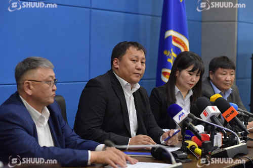 Б.Отгон: Хөгжлийн банкны асуудлаар УИХ-ын дарга, Ерөнхий сайдад шаардлага хүргүүлж байна